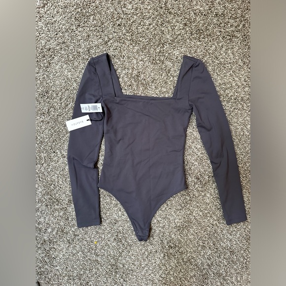 NWT BABATON / Aritzia long sleeve bodysuit - Picture 2 of 5
